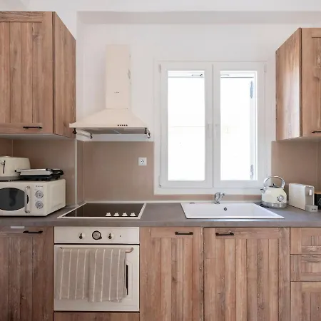 Vakantiehuis Pounta - 2br With Shared Pool - Fiora I Pounda