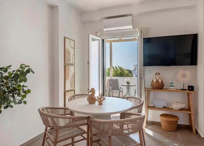 Vakantiehuis Pounta - 2br With Shared Pool - Fiora I Pounda