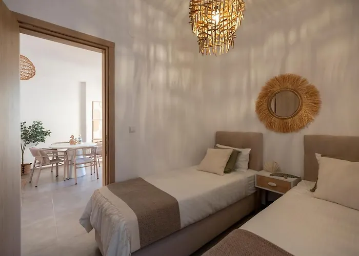 Vakantiehuis Pounta - 2br With Shared Pool - Fiora I Pounda